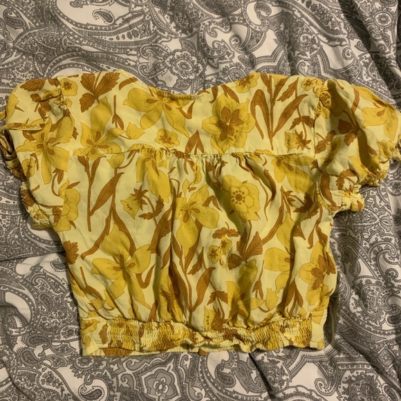 Urban outfitters yellow floral crop top size xs - Picture 2 of 3